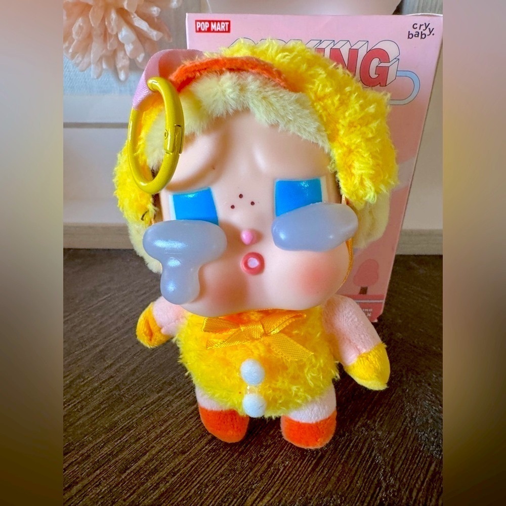 Cry Baby Crying Again vinyl face plush pendant series. New. - Picture 6 of 7